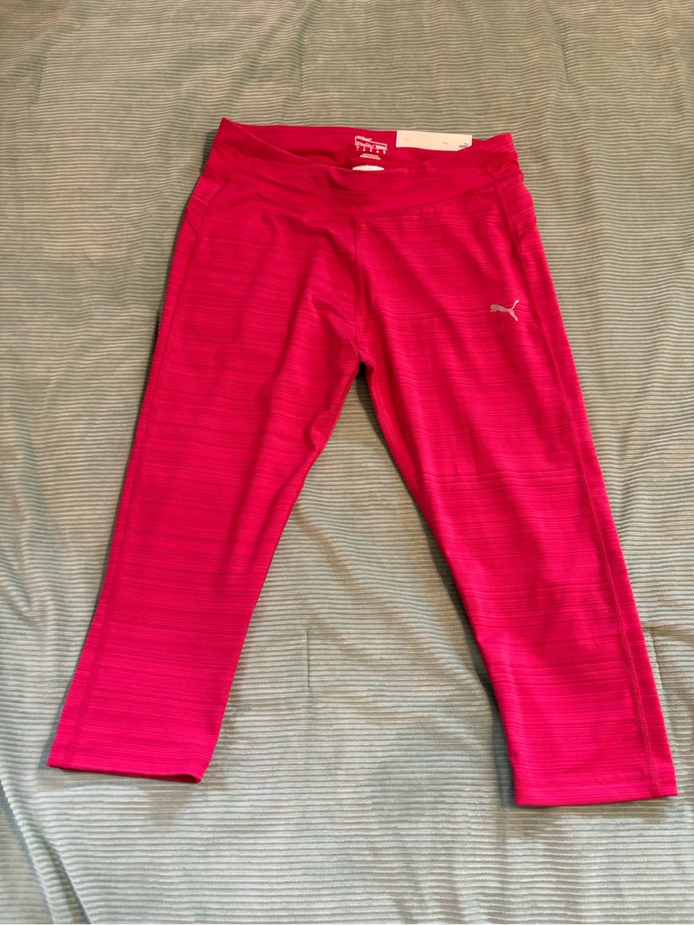 Puma Women’s Bright Fuchsia Capri Leggings